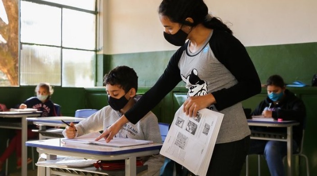 Governo de Minas retoma nomeação de aprovados em concurso público da Educação