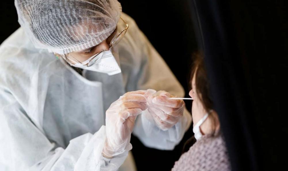 Mais de 15 mil novos casos de Covid-19 são confirmados em MG nas últimas 24 horas