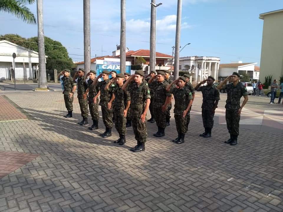 Cerimônia realizada pela prefeitura dá início à Semana da Pátria