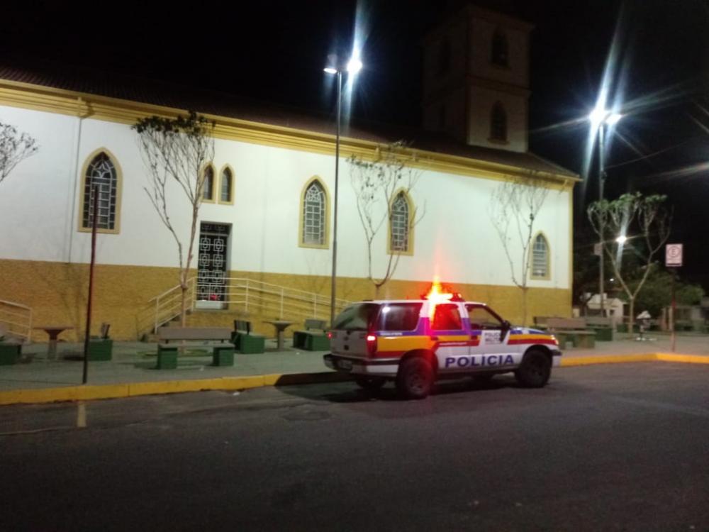 POLICIA MILITAR REALIZA POLICIAMENTO EM PRAÇAS DE CAMPO BELO 