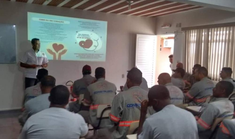 Secretaria Municipal de Saúde de Campo Belo desenvolve ações de conscientização à saúde do coração.