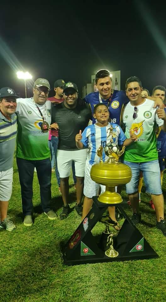 A equipe da Selebelo, time que representou Campo Belo na Copa Alterosa, maior torneio amador de futebol da região, venceu a equipe de Serrania na tarde de ontem e consagrou-se bi campeã