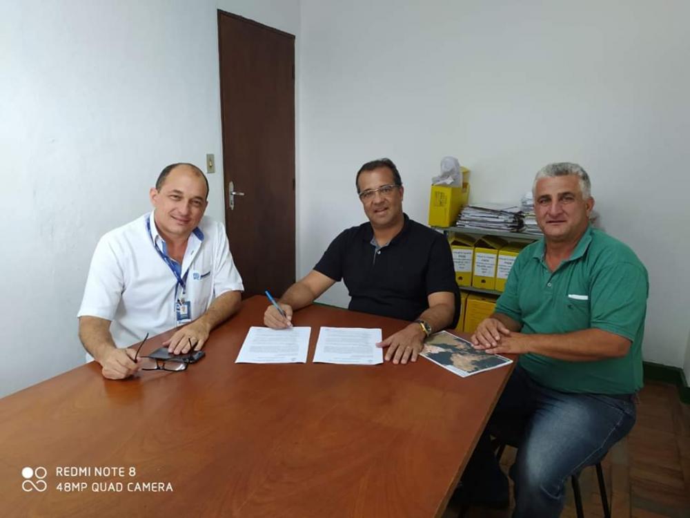 Prefeitura contrata serviços de capina elétrica em Campo Belo. 
