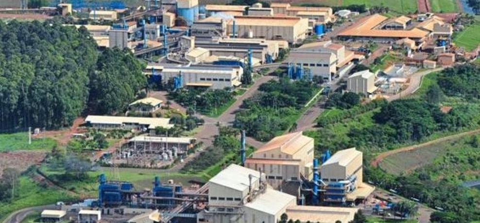 Mineira projeta baterias com recarga em apenas seis minutos