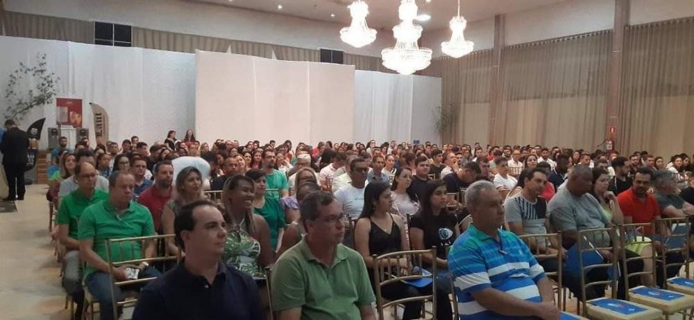 A Associação Comercial e Empresarial de Campo Belo (ACE) em parceria com o Sebrae Minas, Sicoob Credibelo, Celebrare e DSR Chopp realizaram na noite de ontem a Palestra Alto Impacto em Vendas.