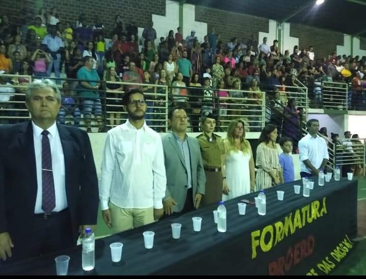 Executivo Municipal participa da formatura de 380 alunos do Programa de Resistência às Drogas e à Violência - PROERD.