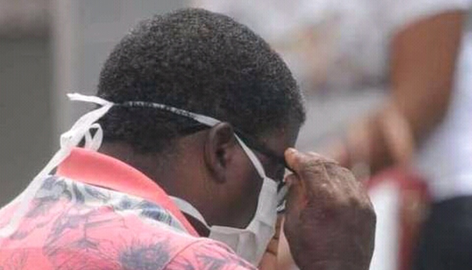 Número de mortes pela COVID-19 da população negra é seis vezes maior do que o de brancos