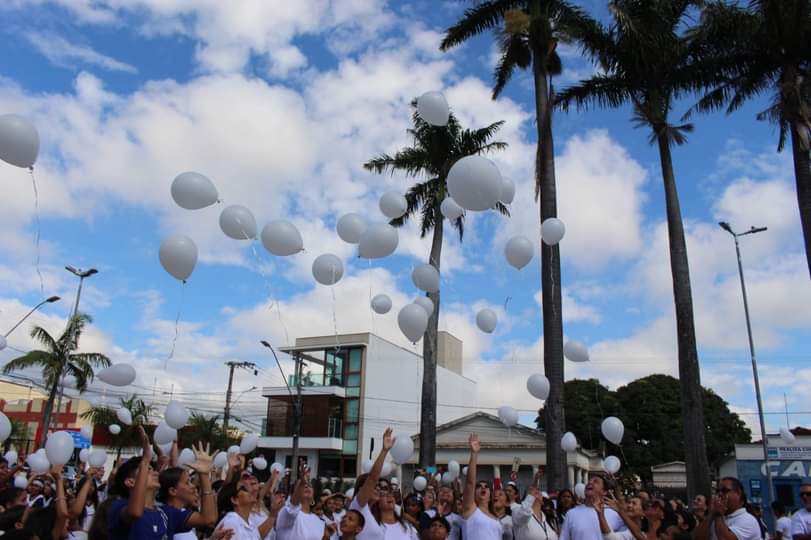 CAMINHADA PELA PAZ REÚNE AUTORIDADES E SOCIEDADE CIVIL MARCANDO DE FORMA INÉDITA O ACONTECIMENTO NO MUNICÍPIO.