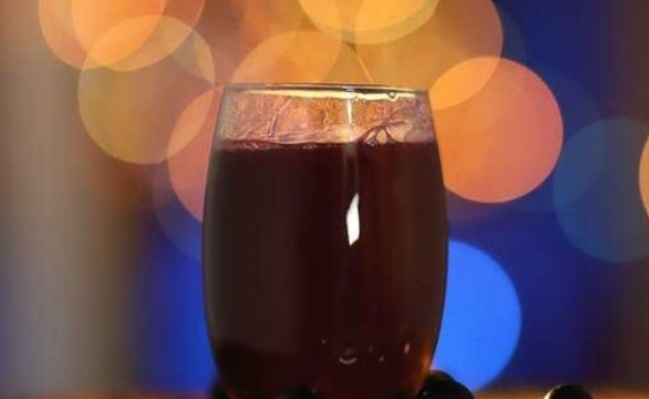 Suco de jabuticaba: Aprenda como fazer receita com a fruta da temporada