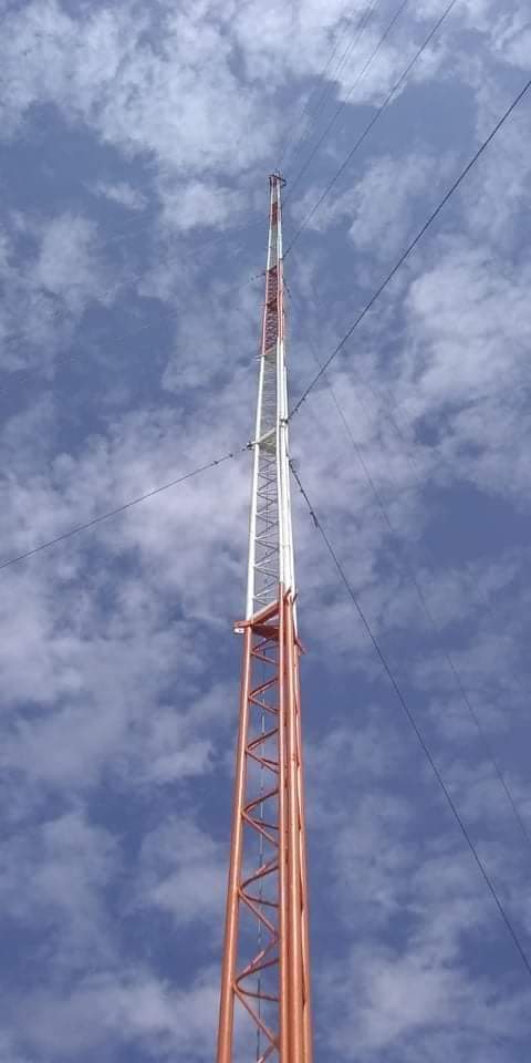 Prefeitura de Campo Belo instala antenas de telefonia móvel na zona rural. 