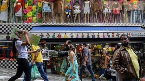 Brasileiros se preparam para início de ano com renda curta