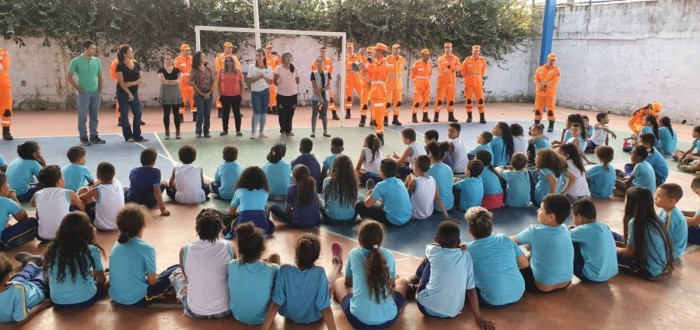Corpo de Bombeiros já realizou mais de 2,4 mil treinamentos de segurança nas escolas de Minas Gerais