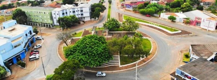 Abaeté e Esmeraldas recebem projetos para entrega de máquinas de recuperação de estradas e gestão de resíduos sólidos