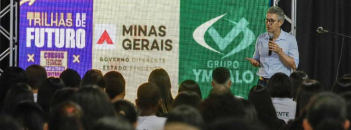 Governo de Minas acompanha desempenho do Trilhas de Futuro em escola do Serro 