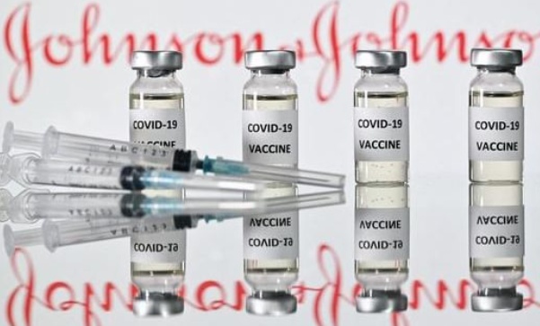Vacina da Johnson & Johnson é eficaz contra casos graves de Covid, diz FDA