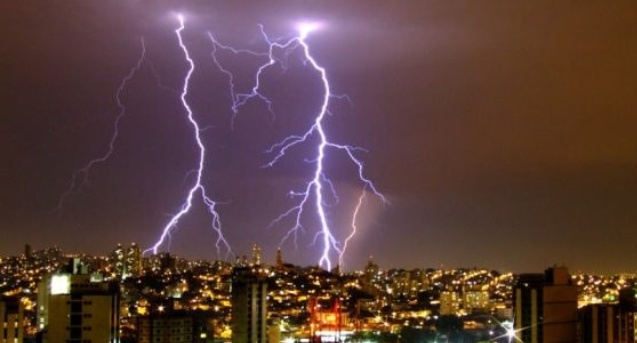 Cemig alerta sobre cuidados durante chuvas e raios