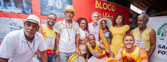 Governador acompanha apresentação da bateria do bloco Leão da Lagoinha
