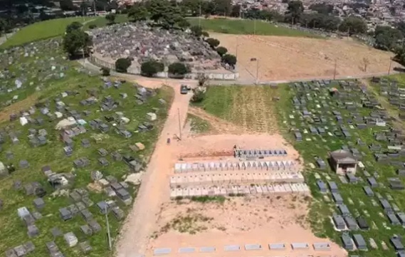 COVID-19 tem novo recorde em MG com 479 mortos em 24 horas