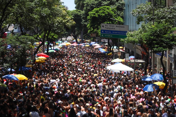 Minas recebe mais de 30 mil turistas internacionais no Carnaval