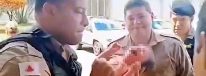 Policiais militares salvam bebê engasgada com leite em Uberaba, no Triângulo Mineiro