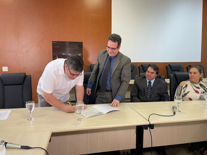 Tecnologia desenvolvida pela Unimontes é transferida para empresa produzir combustível com aproveitamento da macaúba