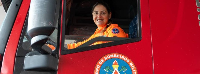 Adrenalina e responsabilidade marcam o dia a dia de mulheres que dirigem viaturas de grande porte do Corpo de Bombeiros de Minas Gerais