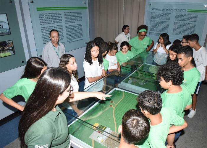 Em visita ao Museu Alysson Paolinelli, alunos aprendem sobre a história do setor e da agropecuária