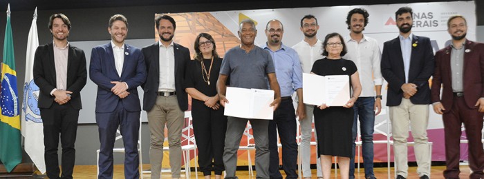Fim da espera: Governo de Minas realiza sonho de 70 famílias de Barbacena com entrega de títulos de propriedade definitiva