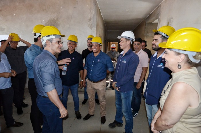 Governador vistoria obras de UBS em Piumhi e ressalta a construção de unidades que vão beneficiar quase 40 mil pessoas