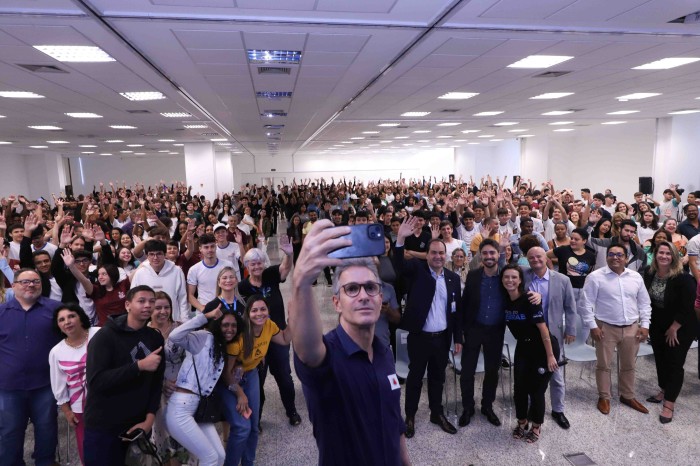 Governo amplia parceria para levar empreendedorismo às escolas estaduais